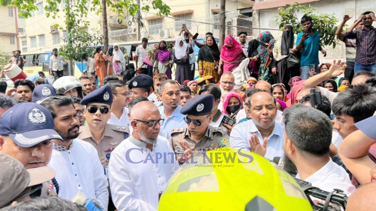 Workers lift road blockade after labour minister steps in