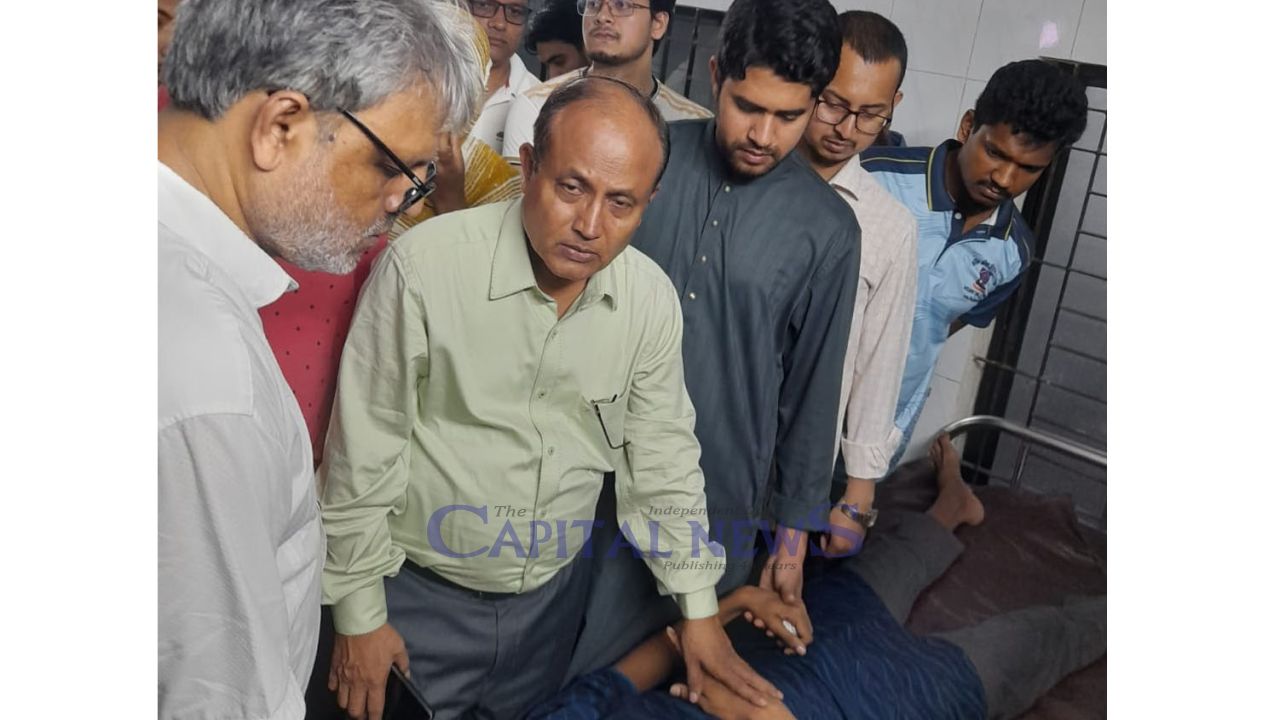 DU VC and Shibir Secretary visit hospital to see injured in attack on DUCSU leaders