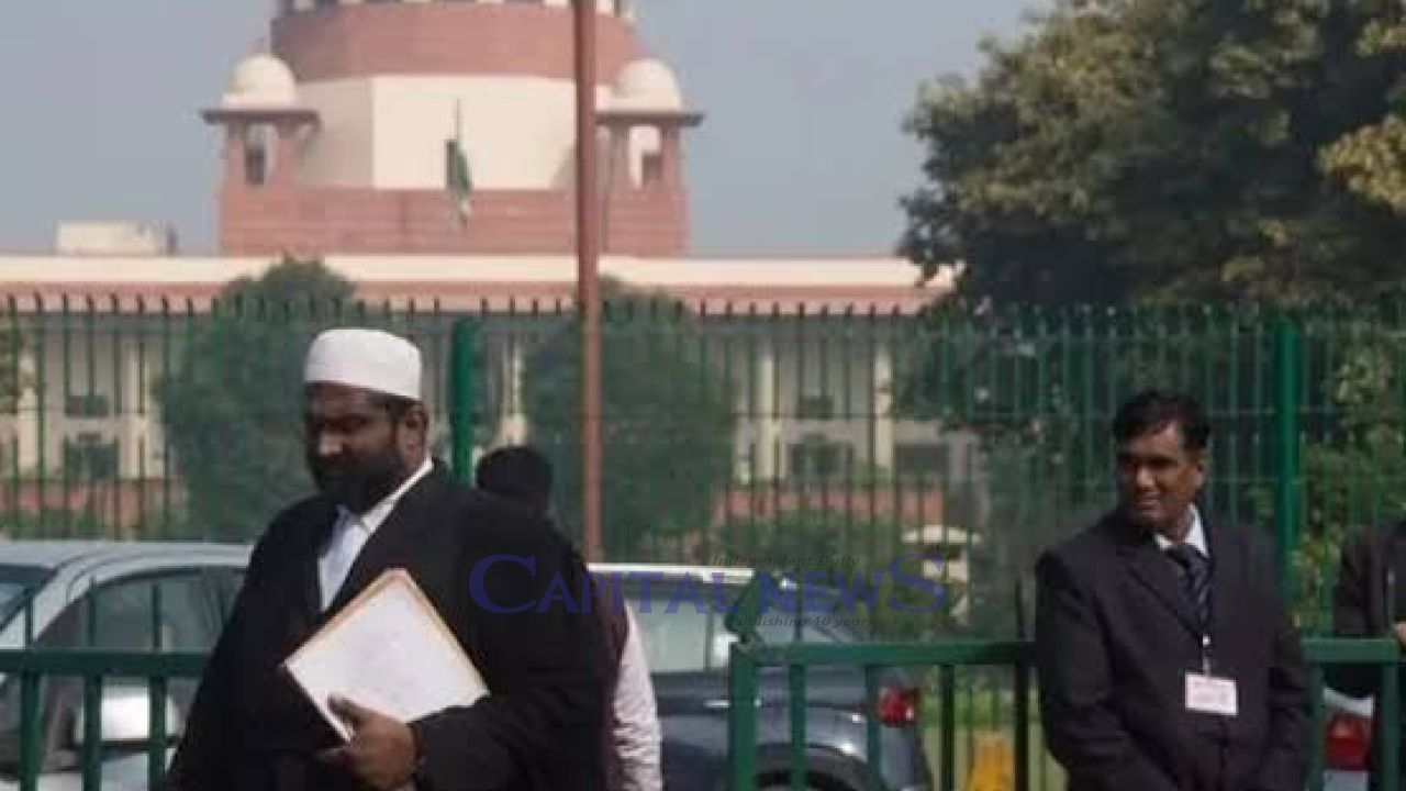 Indian Muslims go to court to save 150-year-old mosque      