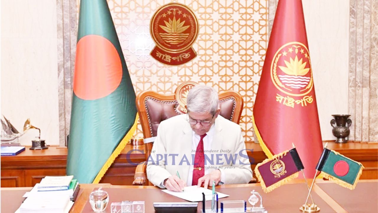 President Mirza Fakhrul begins official duties at Bangabhaban