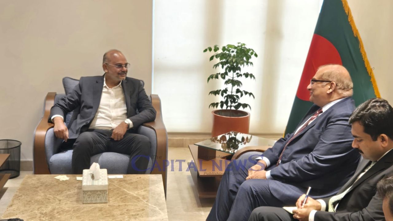 Pakistan Envoy calls on Finance Adviser, discuss growth in Dhaka-Islamabad ties 